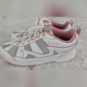 Etonic Woman's  Non-Marking Sneakers Size 9